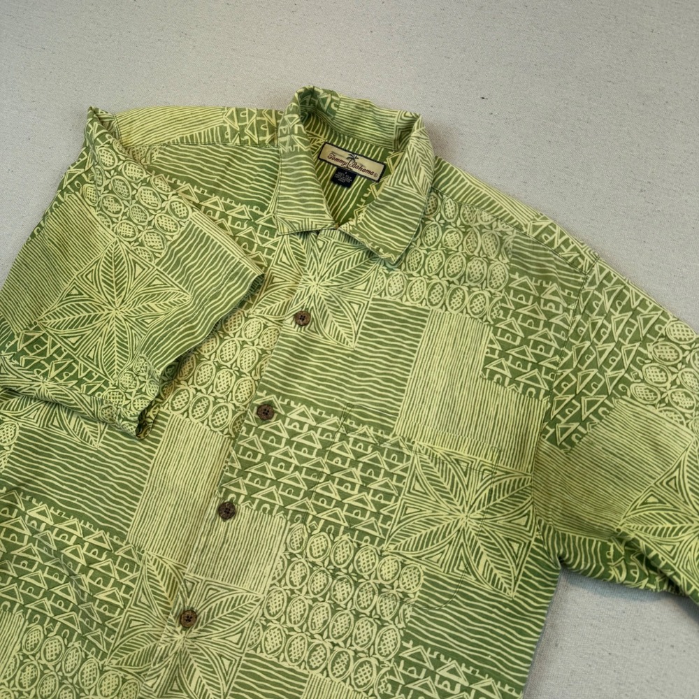 Tommy Bahama Size S Button Down Shirt Mens Green Silk Tribal Patchwork Print